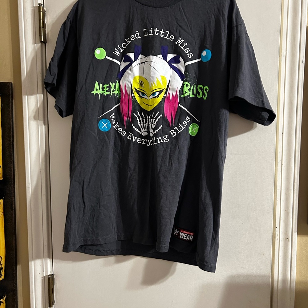 WWESLAM CRATE by Lootcrate GrayShort Sleeve Tee w/ Wicked Little Miss Alexa Bli
